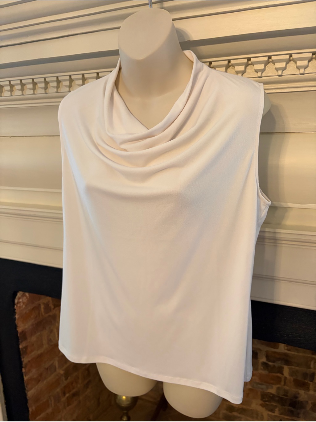 Theory Women’s Ivory Sleeveless Top Size Large